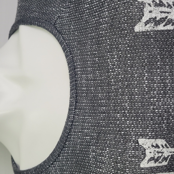 LILI WHITE GRAY ARROW PRINT TOP LONG SLEEVE CROP T SHIRT SIZE S MADE IN USA. - Picture 5 of 15